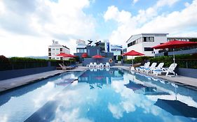 เดอะแลนเทิร์น รีสอร์ท ป่าตอง (SHA Extra Plus)